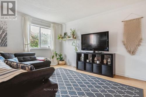 161 - 1066 Falgarwood Drive, Oakville, ON - Indoor Photo Showing Living Room