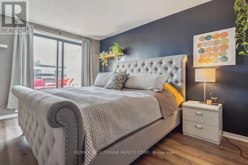 161 - 1066 Falgarwood Drive, Oakville, ON - Indoor Photo Showing Bedroom