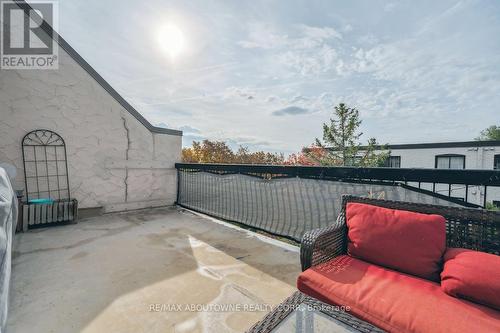 161 - 1066 Falgarwood Drive, Oakville, ON - Outdoor