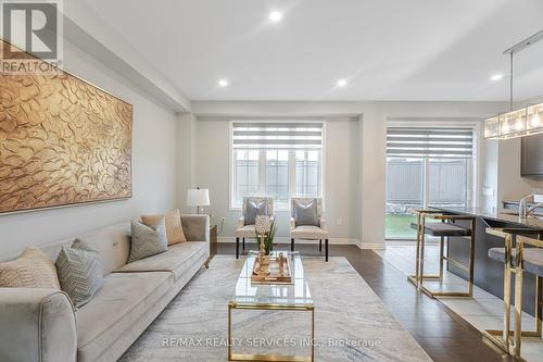 20 Callahan Court, Brampton, ON - Indoor Photo Showing Living Room