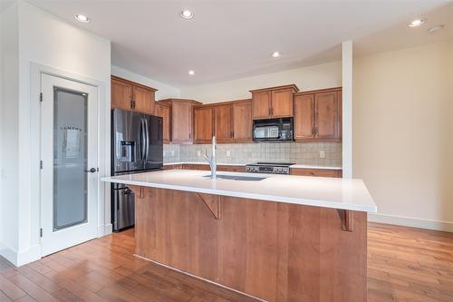 2168 Alvarado Trail, Westbank, BC - Indoor Photo Showing Kitchen