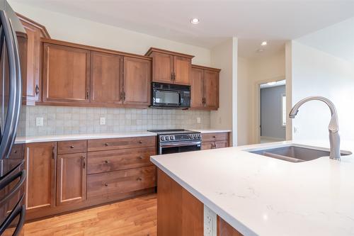 2168 Alvarado Trail, Westbank, BC - Indoor Photo Showing Kitchen With Double Sink With Upgraded Kitchen