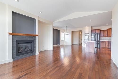 2168 Alvarado Trail, Westbank, BC - Indoor Photo Showing Living Room With Fireplace