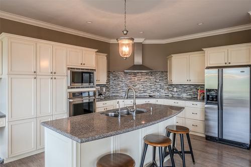 159 Christie Mountain Lane, Okanagan Falls, BC - Indoor Photo Showing Kitchen With Double Sink With Upgraded Kitchen