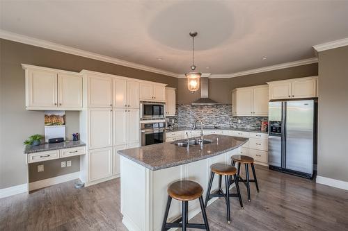 159 Christie Mountain Lane, Okanagan Falls, BC - Indoor Photo Showing Kitchen