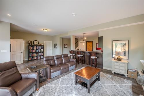 159 Christie Mountain Lane, Okanagan Falls, BC - Indoor Photo Showing Living Room