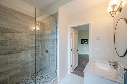 159 Christie Mountain Lane, Okanagan Falls, BC - Indoor Photo Showing Bathroom