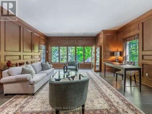 235 Lakewood Drive, Oakville, ON - Indoor Photo Showing Living Room