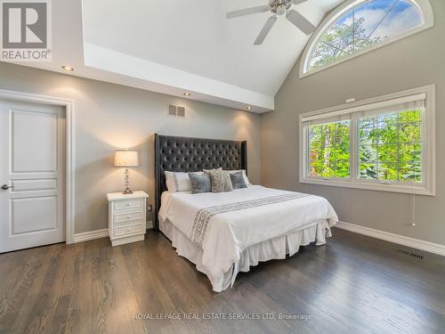 235 Lakewood Drive, Oakville, ON - Indoor Photo Showing Bedroom