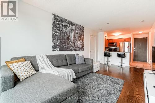 808 - 225 Sherway Gardens Road, Toronto, ON - Indoor Photo Showing Living Room