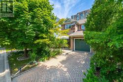 39 - 199 HILLCREST AVENUE  Mississauga, ON L5B 4L5