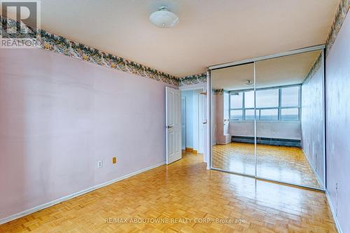 1006 - 2263 Marine Drive, Oakville, ON - Indoor Photo Showing Other Room