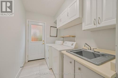 41 Cashel Street, Brampton, ON - Indoor Photo Showing Laundry Room