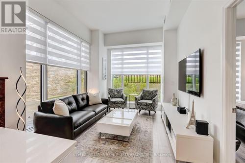 105 - 21 Park Street E, Mississauga, ON - Indoor Photo Showing Living Room