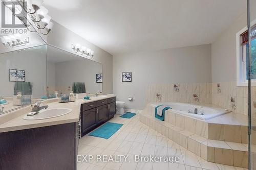 2444 Marisa Court, Mississauga, ON - Indoor Photo Showing Bathroom