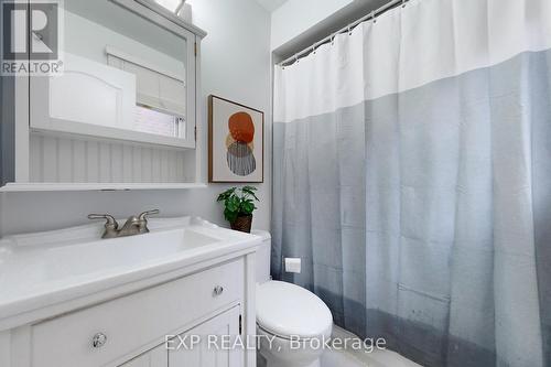 2444 Marisa Court, Mississauga, ON - Indoor Photo Showing Bathroom