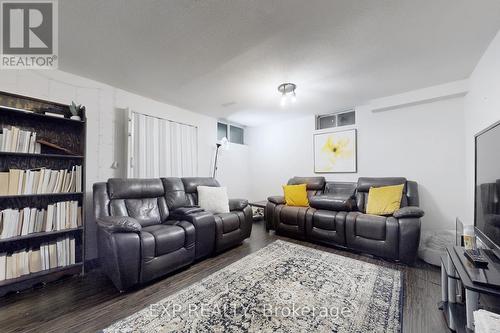 2444 Marisa Court, Mississauga, ON - Indoor Photo Showing Living Room