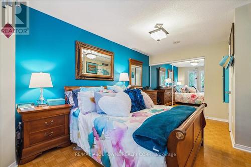 39 Chester Street, Oakville, ON - Indoor Photo Showing Bedroom