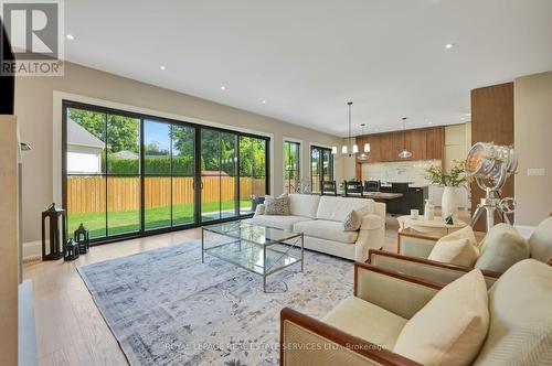 447 Tower Drive, Oakville, ON - Indoor Photo Showing Living Room