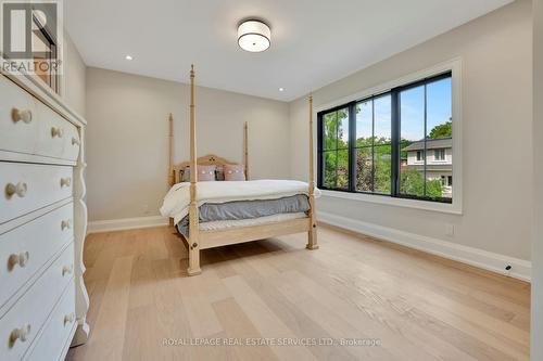 447 Tower Drive, Oakville, ON - Indoor Photo Showing Bedroom