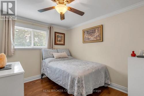 27 Parkview Place, Brampton, ON - Indoor Photo Showing Bedroom