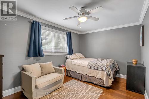 27 Parkview Place, Brampton, ON - Indoor Photo Showing Bedroom