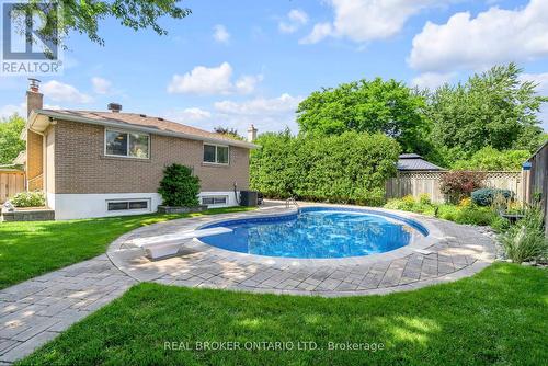 27 Parkview Place, Brampton, ON - Outdoor With In Ground Pool With Backyard