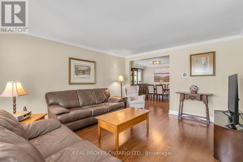 27 Parkview Place, Brampton, ON - Indoor Photo Showing Living Room