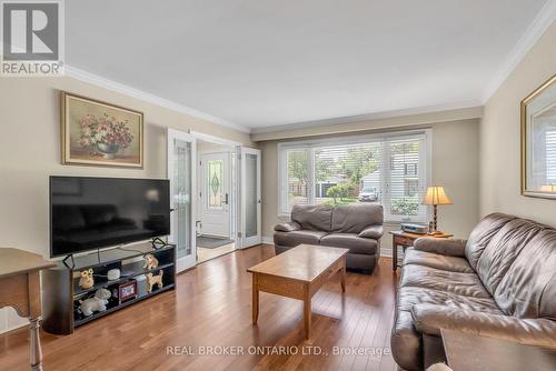 27 Parkview Place, Brampton, ON - Indoor Photo Showing Living Room