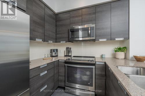 1801 - 5025 Four Springs Avenue, Mississauga, ON - Indoor Photo Showing Kitchen With Stainless Steel Kitchen With Double Sink With Upgraded Kitchen