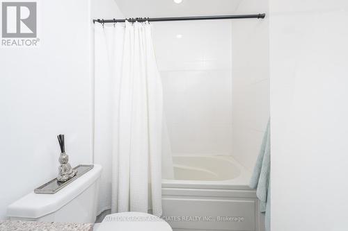 1801 - 5025 Four Springs Avenue, Mississauga, ON - Indoor Photo Showing Bathroom