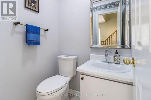 408 Naomi Crescent, Mississauga, ON - Indoor Photo Showing Bathroom