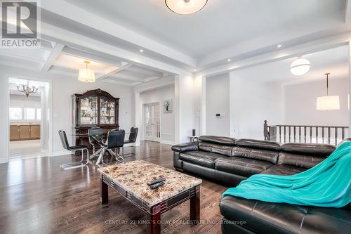 18 Manila Avenue, Markham, ON - Indoor Photo Showing Living Room