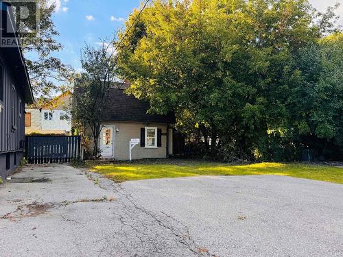 302 French Street, Oshawa, ON - Outdoor