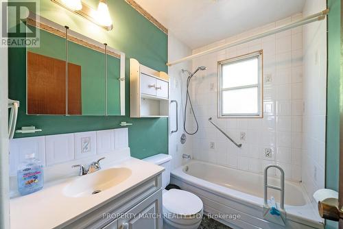 22 Farmbrook Road, Toronto, ON - Indoor Photo Showing Bathroom