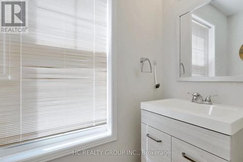 83 Mugford Road, Aurora, ON - Indoor Photo Showing Bathroom