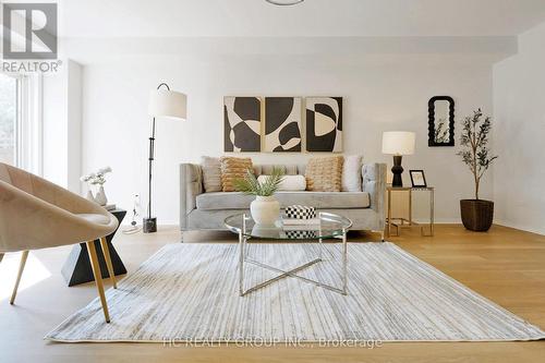 83 Mugford Road, Aurora, ON - Indoor Photo Showing Living Room