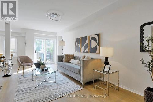 83 Mugford Road, Aurora, ON - Indoor Photo Showing Living Room