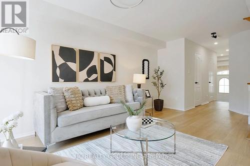 83 Mugford Road, Aurora, ON - Indoor Photo Showing Living Room