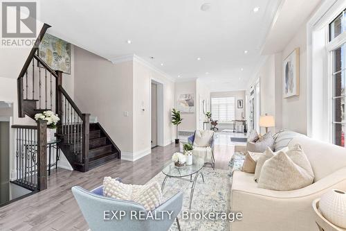 52 Titan Trail, Markham, ON - Indoor Photo Showing Living Room