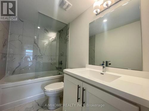 218 - 131 Honeycrisp Crescent, Vaughan, ON - Indoor Photo Showing Bathroom