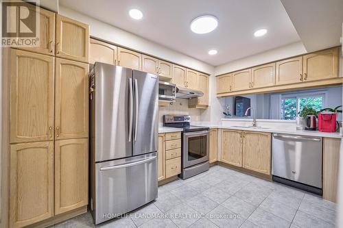 59 Northern Heights Drive, Richmond Hill, ON - Indoor Photo Showing Kitchen