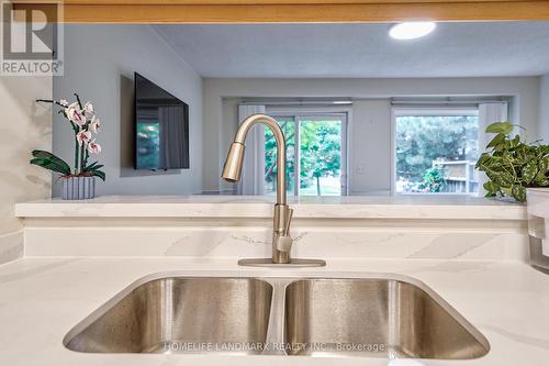 59 Northern Heights Drive, Richmond Hill, ON - Indoor Photo Showing Kitchen With Double Sink