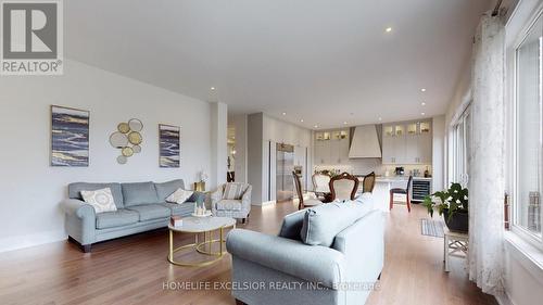 24 Limerick Street, Richmond Hill, ON - Indoor Photo Showing Living Room