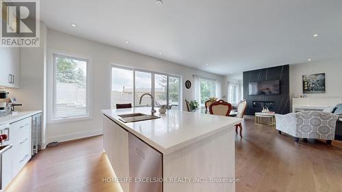 24 Limerick Street, Richmond Hill, ON - Indoor