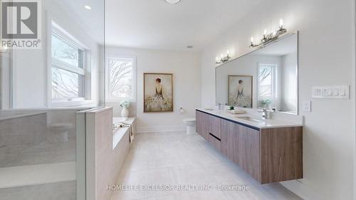 24 Limerick Street, Richmond Hill, ON - Indoor Photo Showing Bathroom