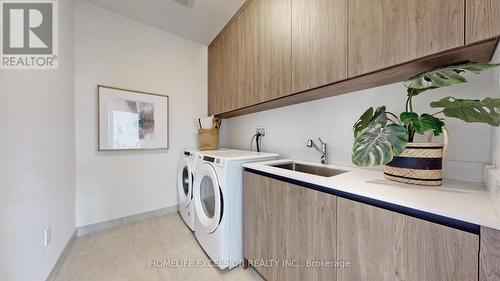 24 Limerick Street, Richmond Hill, ON - Indoor Photo Showing Laundry Room