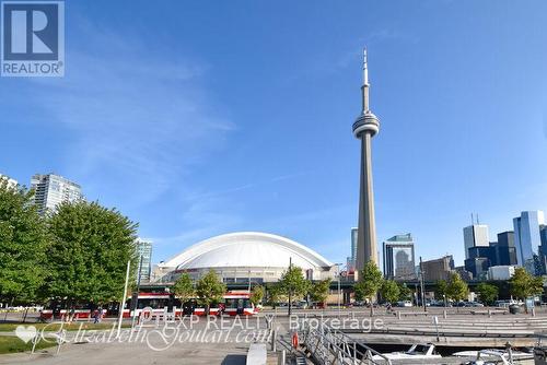 4206 - 327 King Street W, Toronto, ON - Outdoor With View