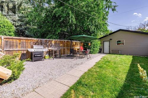 300B Maple Street E, Saskatoon, SK - Outdoor