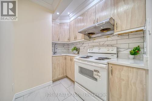 90 Glendower Circuit, Toronto, ON - Indoor Photo Showing Kitchen